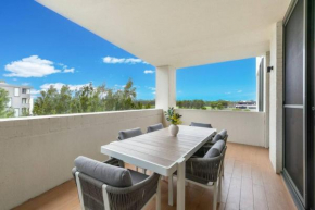 Luxury Waterfront 2 Bed near Olympic Park & Parra Sydney